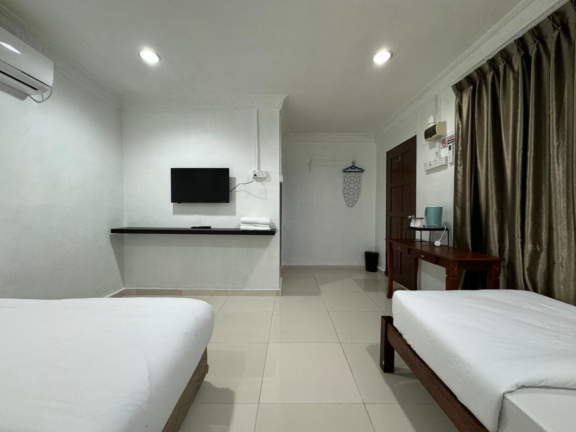 Lan Village Mersing Bagian luar foto